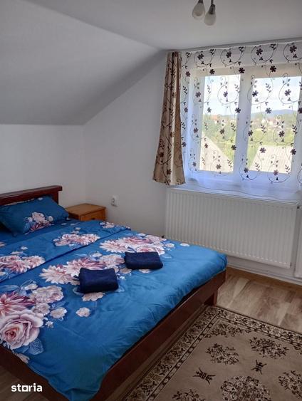 Casă cu 7 camere cu Teren 800 Mp în Beliș