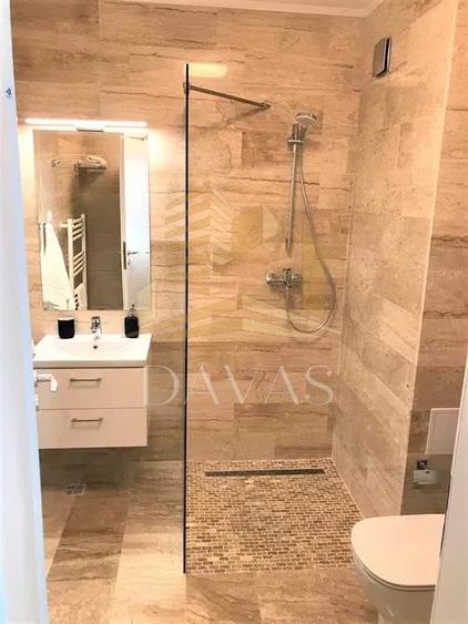 Apartament cu 3 camere decomandat, mobilat în Între Lacuri