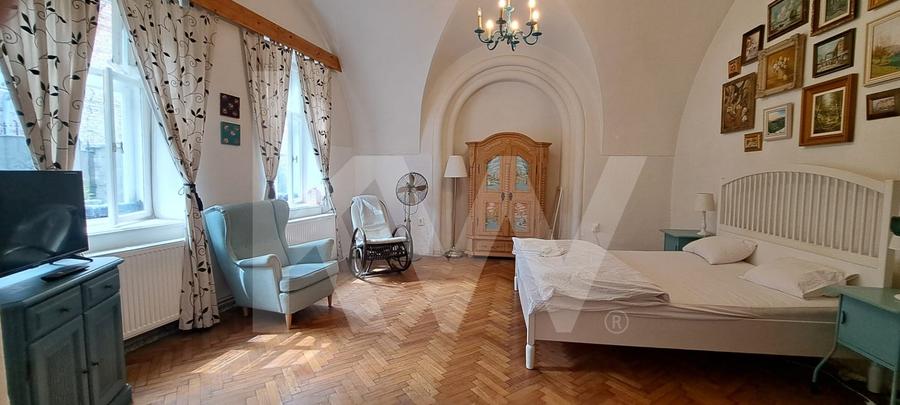 Eleganta si istorie in inima Sibiului – Spatiu ultracentral de inchiriat - 1