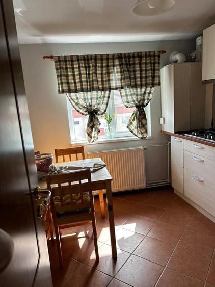 Apartament cu 2 camere decomandat în Lidia