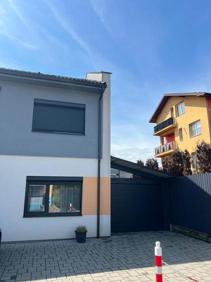 Duplex cu 5 camere cu Teren 369 Mp în Vest