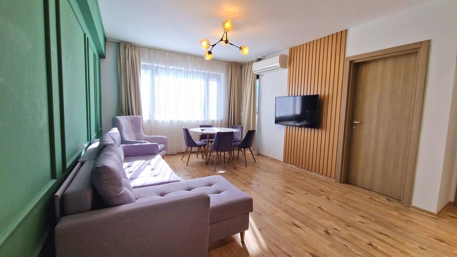 Apartament cu 3 camere decomandat, mobilat în Băneasa