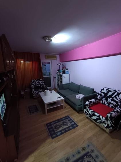Apartament cu 3 camere decomandat în Doamna Ghica
