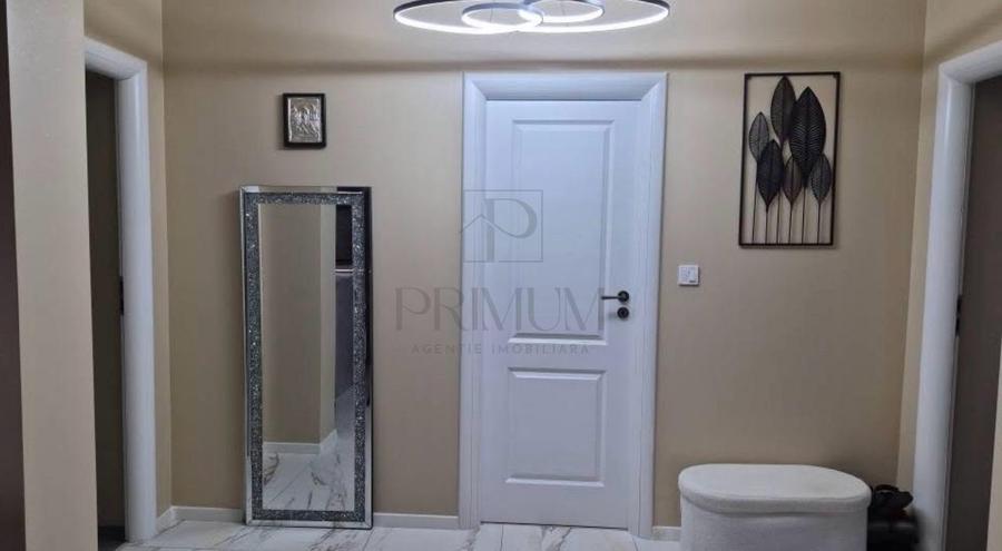 Duplex cu 3 camere cu Canalizare în Sânmihaiu Român