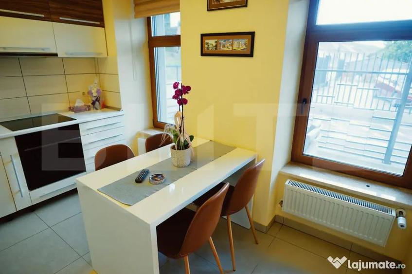 Apartament cu 4 camere decomandat, mobilat în Central