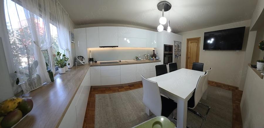 Apartament cu 3 camere decomandat în Mărăști