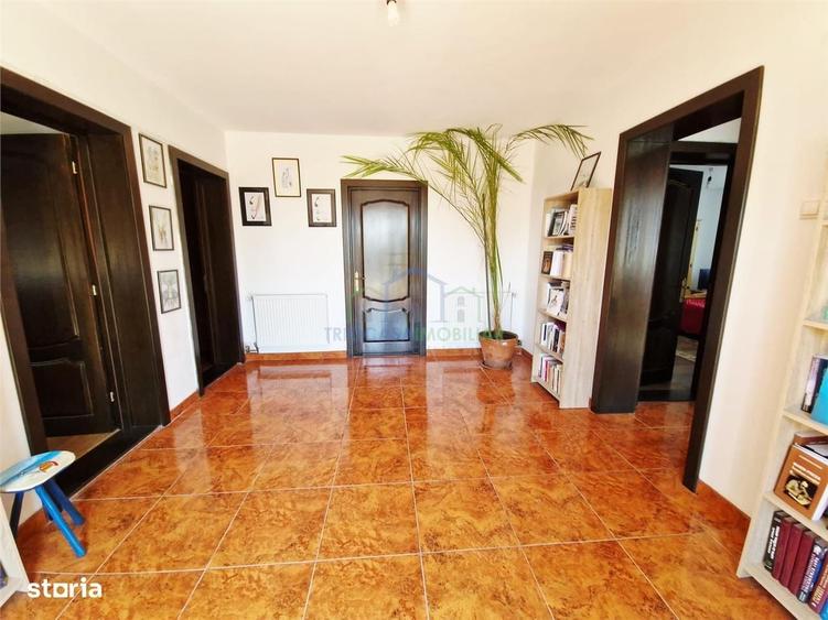 Casă cu 4 camere cu Teren 2936 Mp în Coșoveni