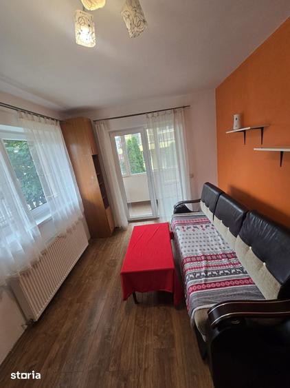 Apartament cu 3 camere decomandat în Florești
