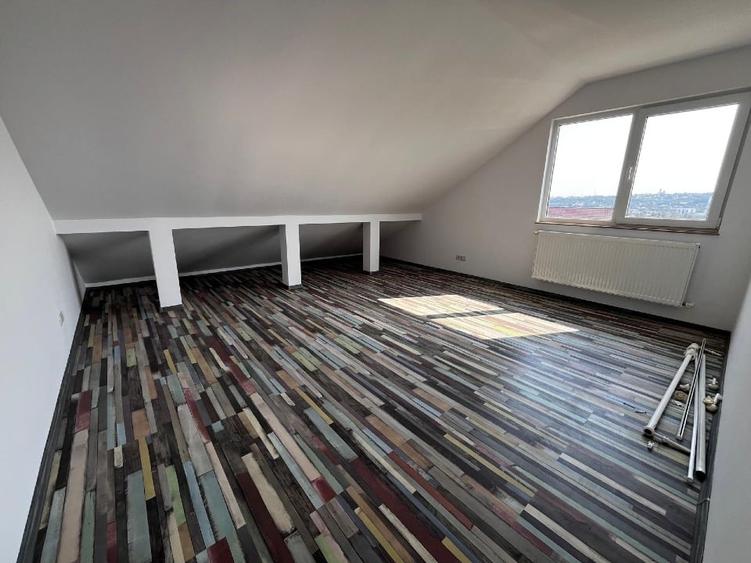 Apartament cu 3 camere decomandat, mobilat în Burdujeni
