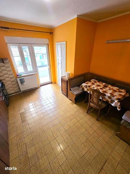 Casă cu 4 camere cu Teren 280 Mp în Central