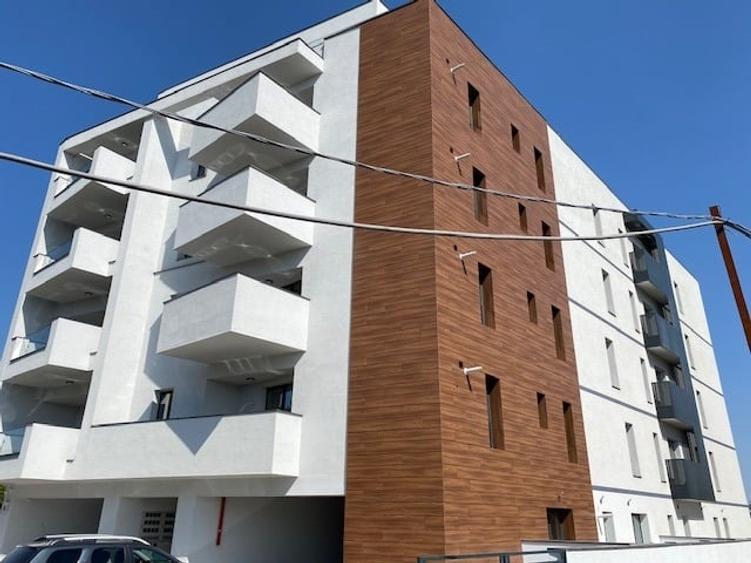 Apartament cu 3 camere decomandat, mobilat în Băneasa
