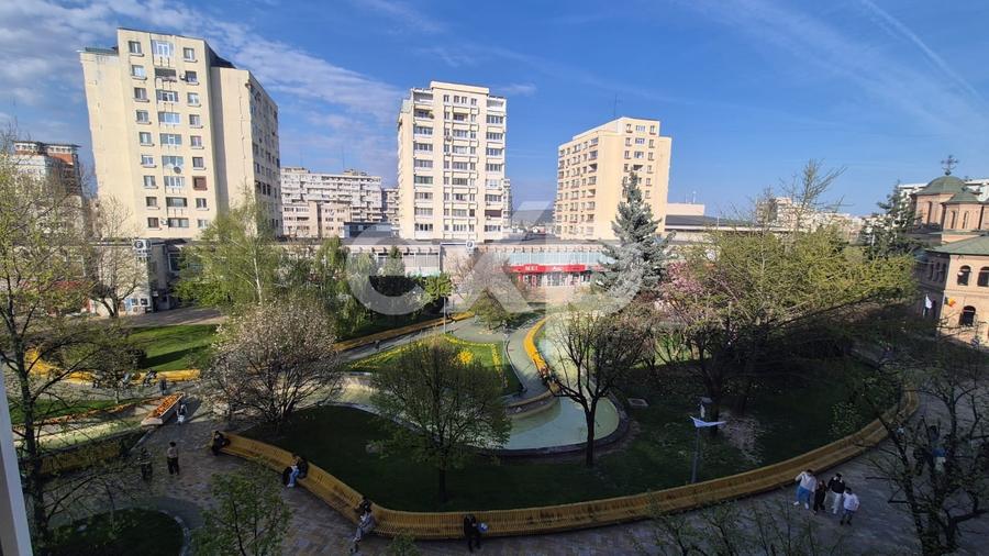 Apartament cu 3 camere decomandat, mobilat în Central