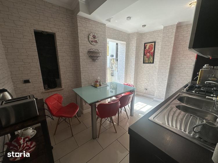 Apartament cu 3 camere semidecomandat în Eminescu