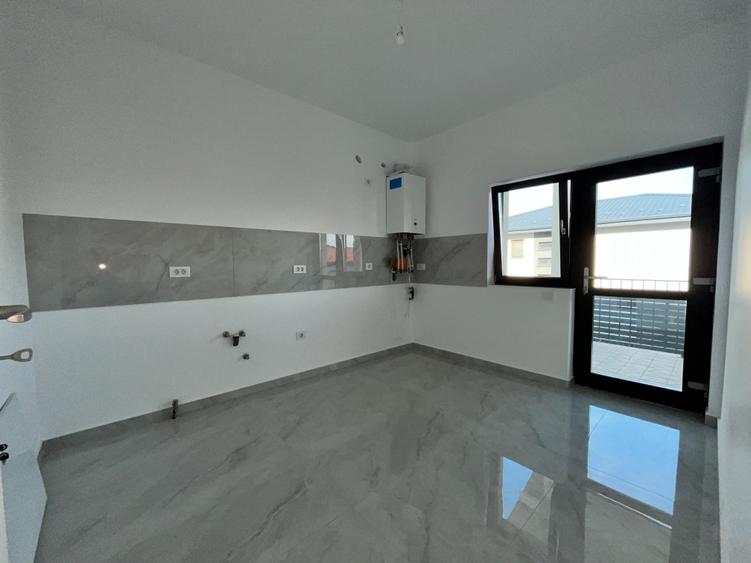 Duplex cu 4 camere cu Canalizare în Horpaz