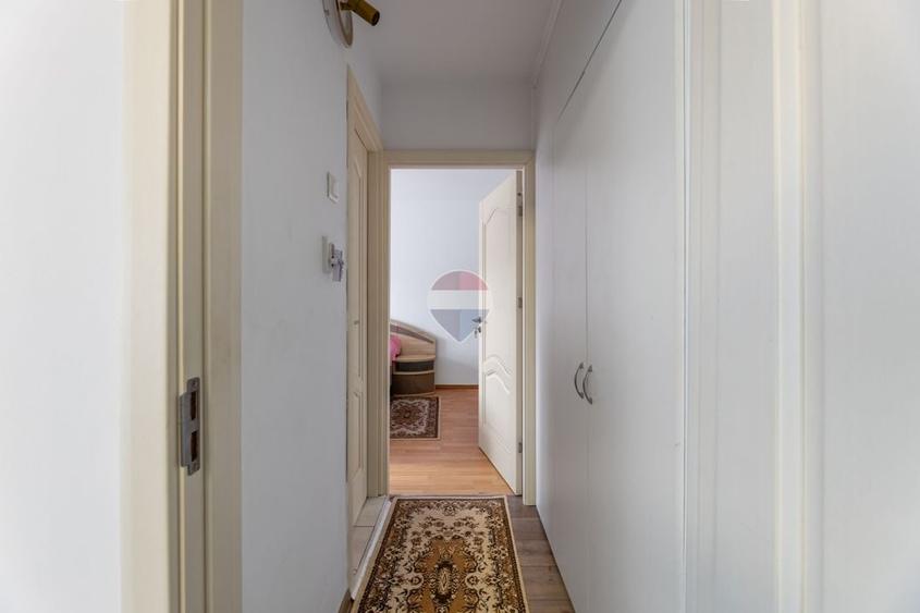 Apartament cu 2 camere semidecomandat, mobilat în Micălaca