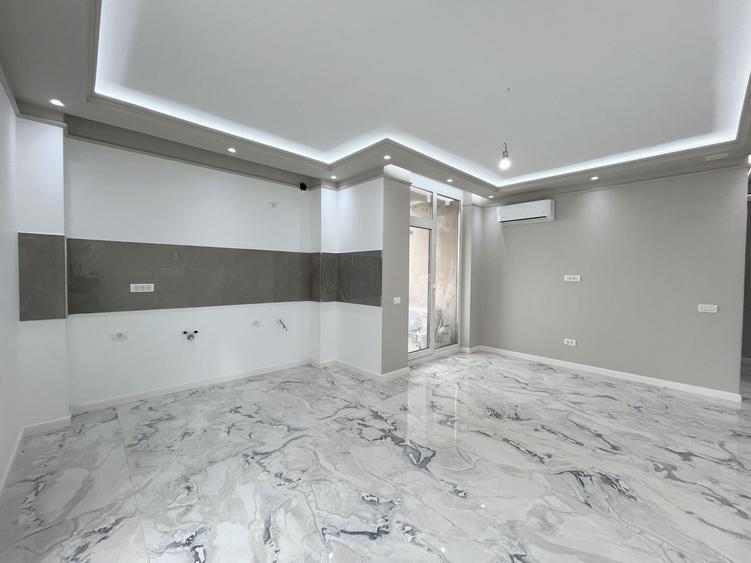Apartament cu 3 camere semidecomandat în Torontalului