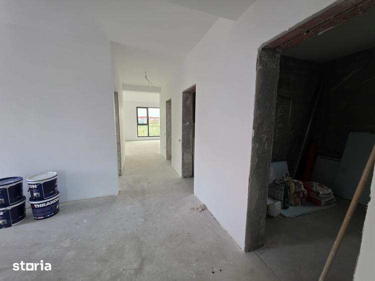 Casă cu 4 camere cu Teren 500 Mp în Stadion