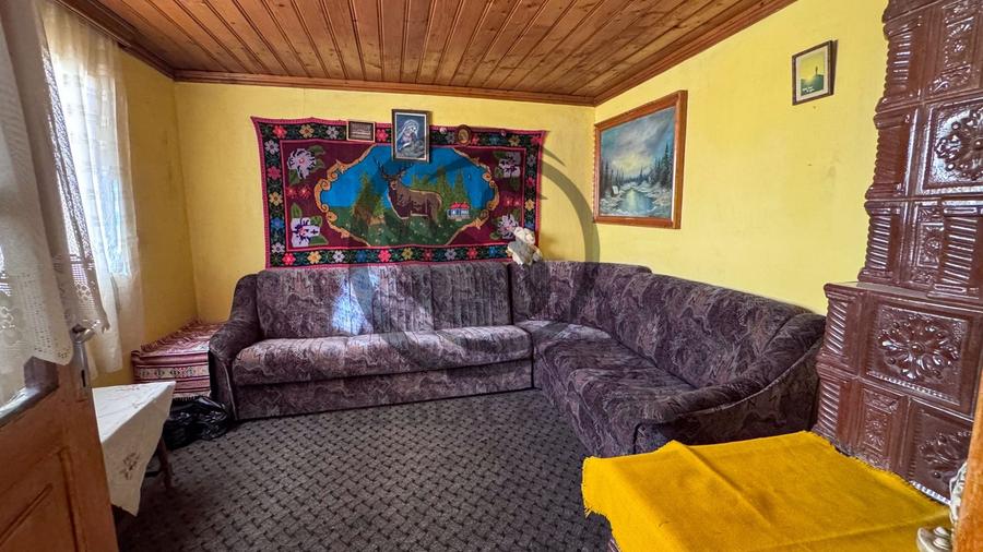Casă individuală cu 5 camere cu Teren 1340 Mp în Est