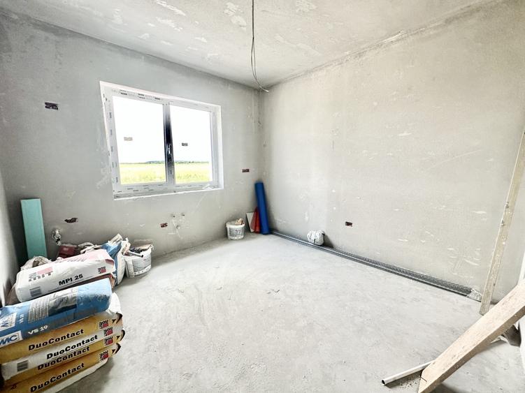Duplex cu 4 camere cu Canalizare în Moșnița Veche