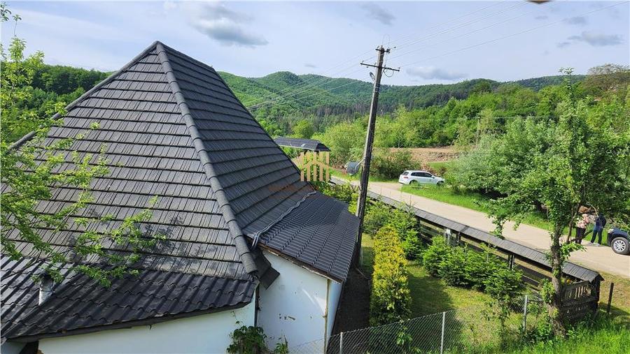Casă cu 4 camere cu Teren 429 Mp în Cacica