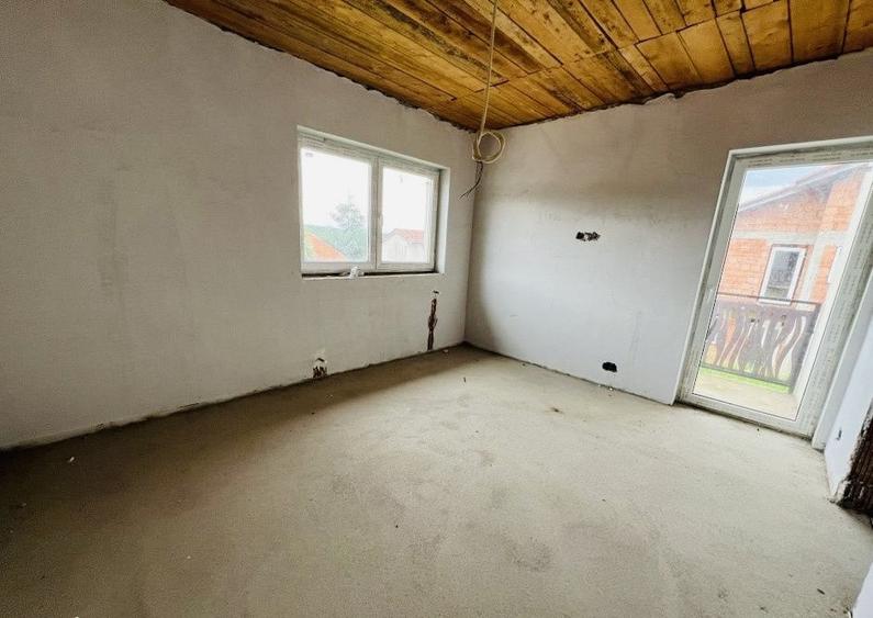Duplex cu 3 camere cu Canalizare în Gilău