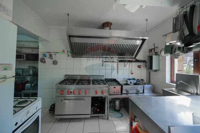 Casă cu 10 camere cu Teren 515 Mp în Vârtop