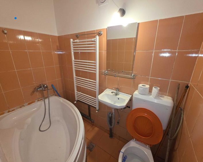 Garsonieră decomandată în Prundu