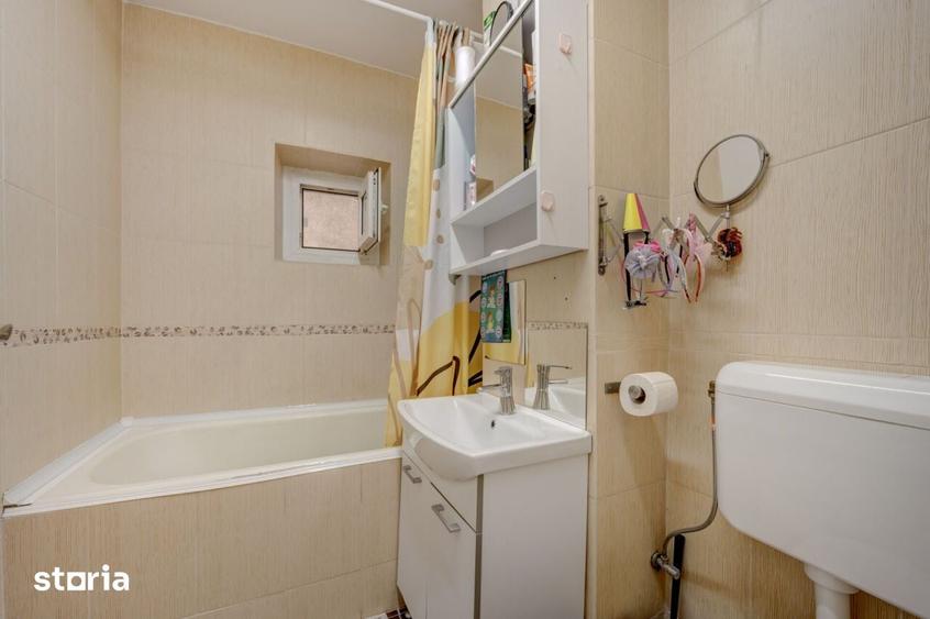 Apartament cu 3 camere semidecomandat în Pantelimon