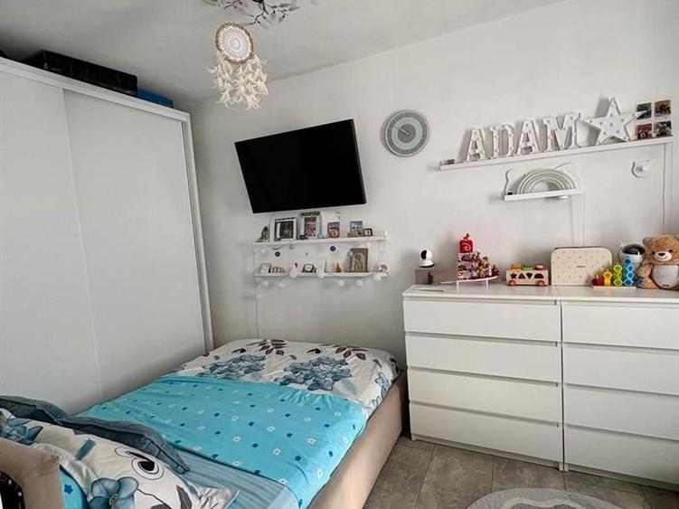 Apartament cu 2 camere semidecomandat, mobilat în Valea Rosie