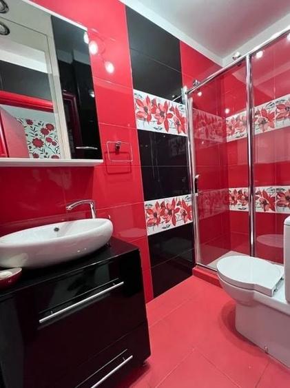 Apartament cu 3 camere semidecomandat, mobilat în 13 Septembrie