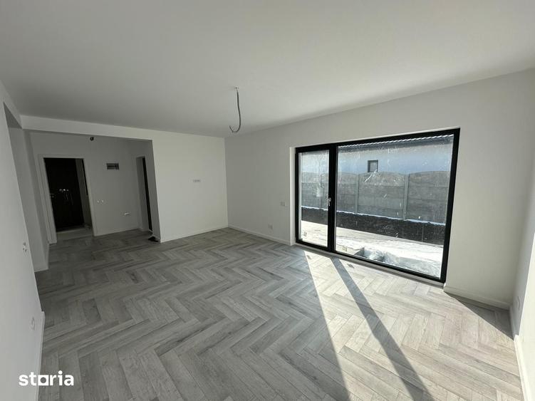 Casă cu 4 camere cu Teren 400 Mp în Clinceni
