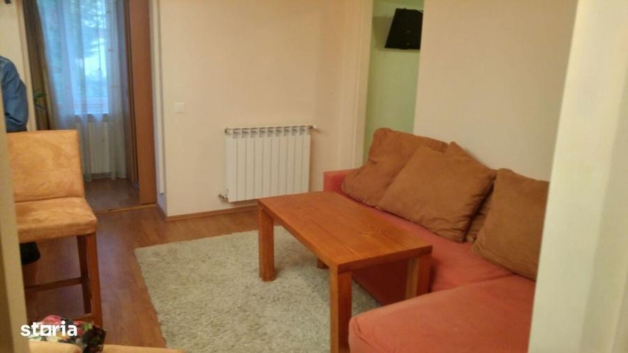 Apartament cu 3 camere semidecomandat în Central
