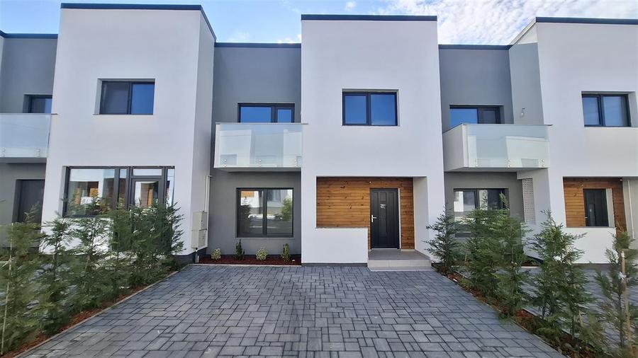 Duplex cu 4 camere cu Canalizare în Valea Lupului