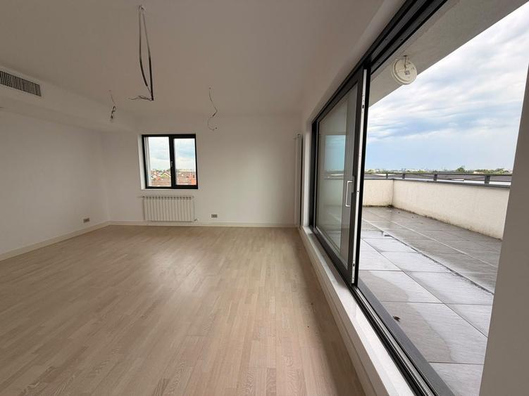 Apartament cu 4 camere decomandat în Iancu Nicolae