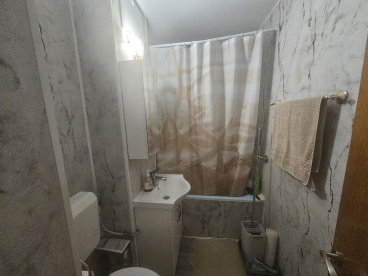 Apartament cu 4 camere decomandat în Exercițiu