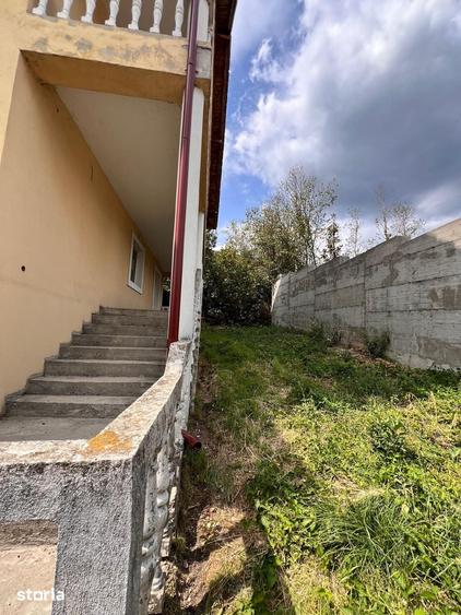 Casă cu 6 camere cu Teren 732 Mp în Central