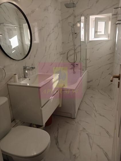 Apartament cu 3 camere decomandat în Panduri