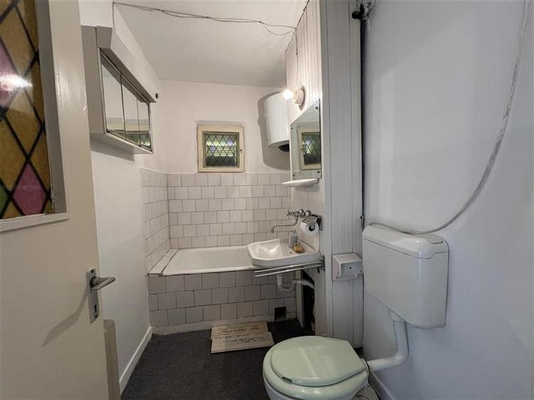 Apartament cu 2 camere decomandat în Vest