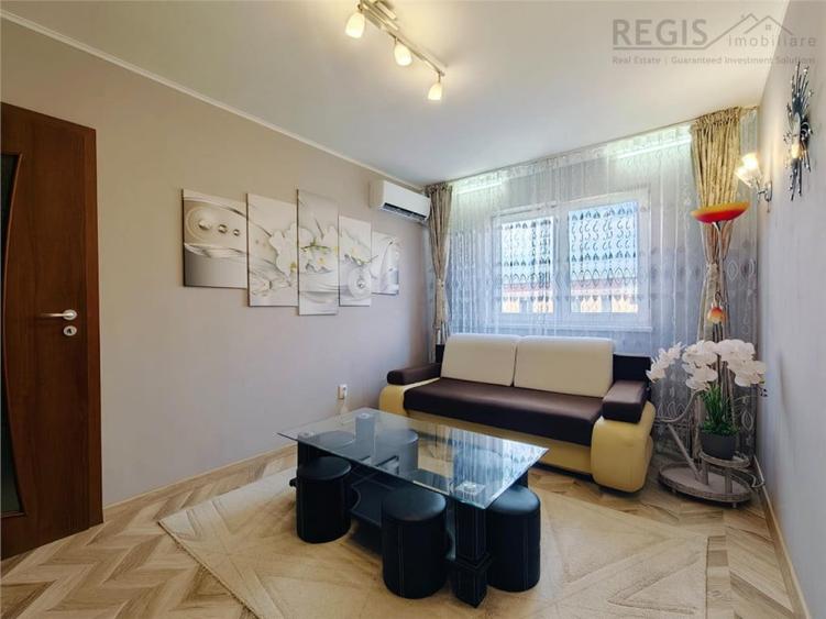 Apartament cu 3 camere semidecomandat în Florilor