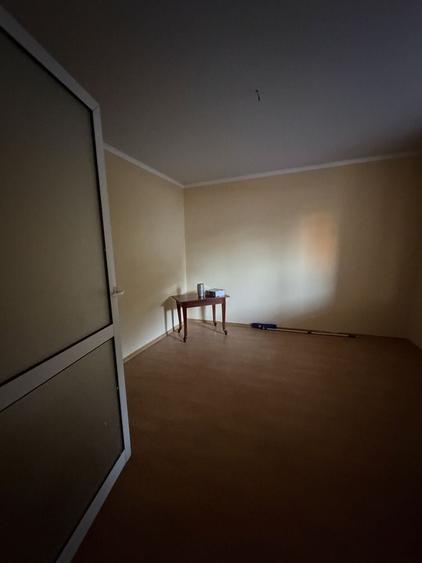 Casă cu 3 camere decomandat cu Teren 140 Mp în Central