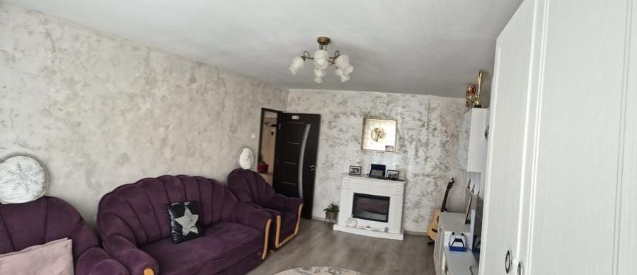 Apartament cu 2 camere decomandat în Valea Adâncă