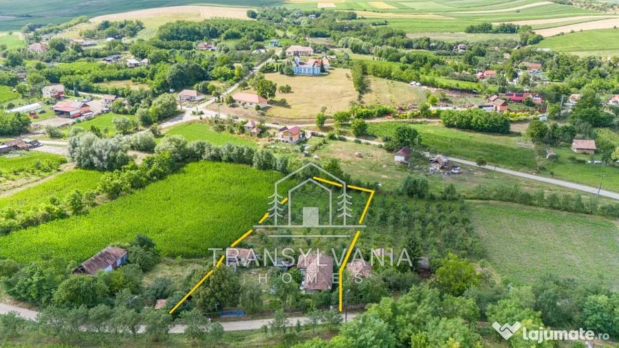 Casă cu 4 camere în Sâmboleni