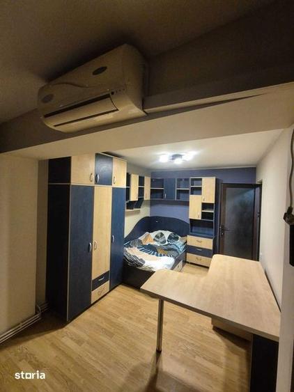 Apartament cu 4 camere, mobilat în Republicii