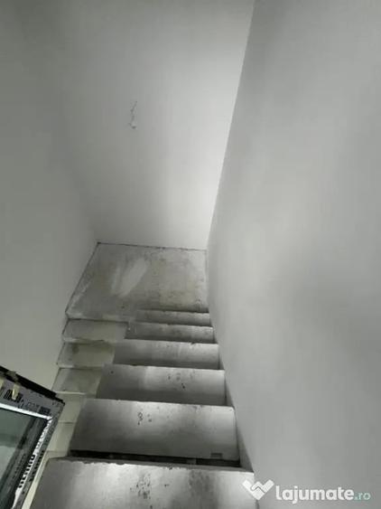 Casă cu 3 camere cu Teren 250 Mp în Dâmbul Rotund