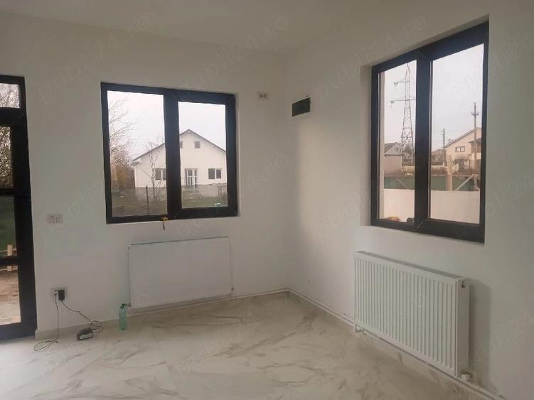 Casă cu Teren 280 Mp în Lumina