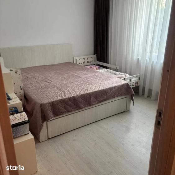 Apartament cu 2 camere semidecomandat în Craiovei