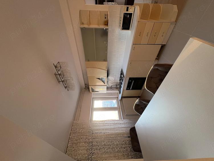 inchiriez apartament 4 camere , 2 bai -str. Aurel Vlaicu ,