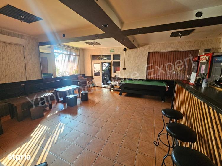 Casă cu 10 camere cu Teren 2642 Mp în Central