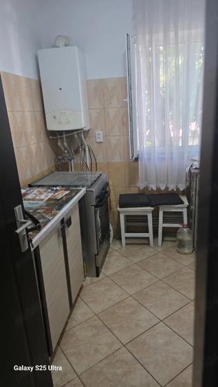Apartament cu 2 camere nedecomandat în Horia