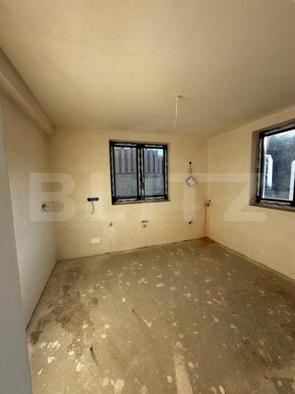 Duplex cu 4 camere cu Canalizare în Florești